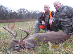 Kentucky deer hunting, western kentucky deer hunting, deer hunting, hunting, archery, Whitetail deer hunting, west ky whitetail hunting, kentucky whitetail outfitters, boone & crocket, food plots, deer food plots, chickory plots, lodging